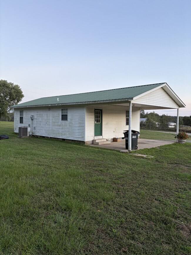 Building Photo - 15040 AR-333