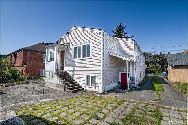 Foto del edificio - 2806 18th Ave S