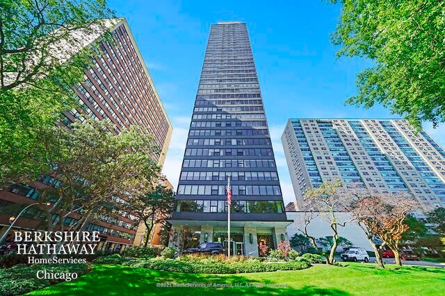 Foto del edificio - 3150 N LAKE SHORE Drive