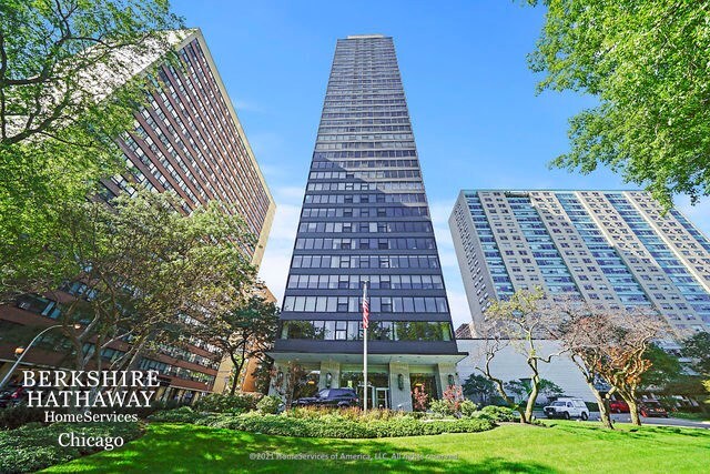 Building Photo - 3150 N LAKE SHORE Drive