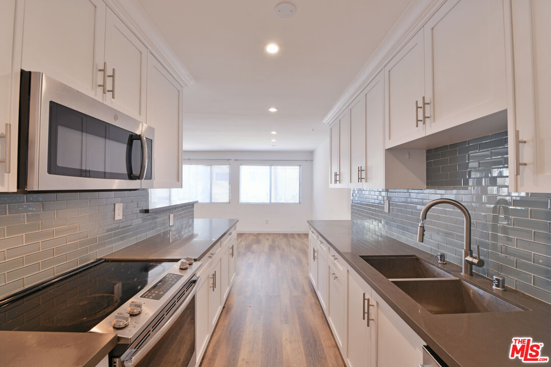 Foto principal - 136 S Palm Dr