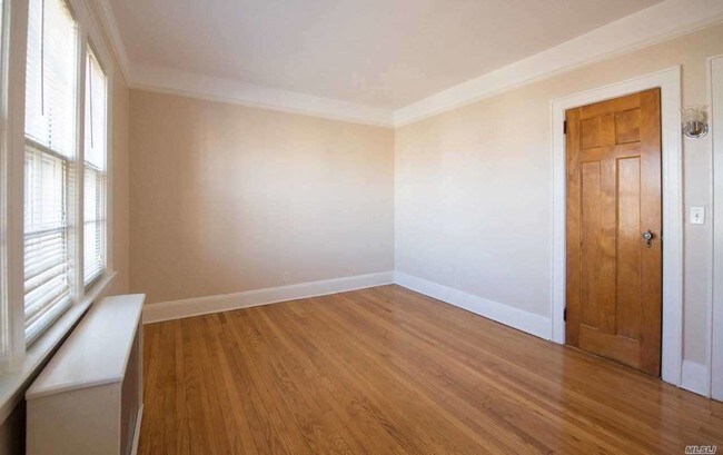 Building Photo - 214-14-214-36 36th Ave