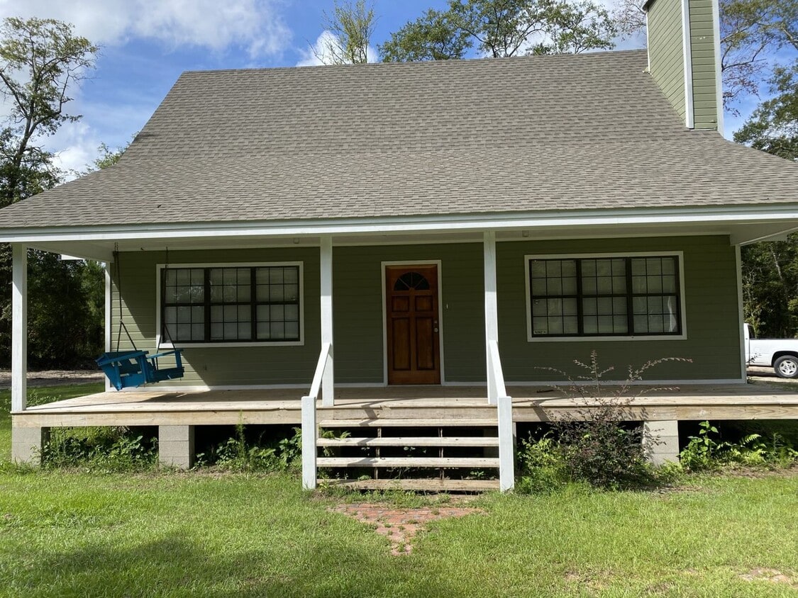 Primary Photo - COUNTRY LIVING- LAKELAND GA