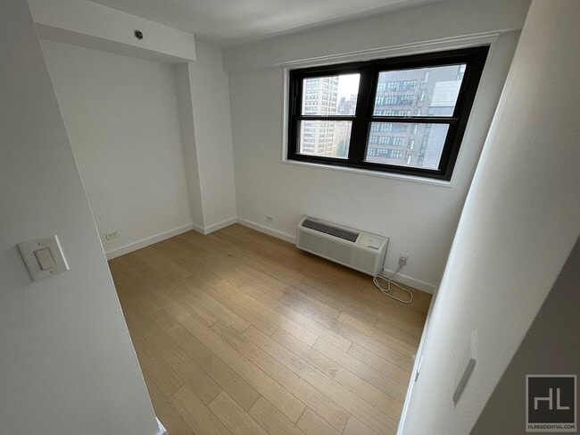 Building Photo - East 39th Street