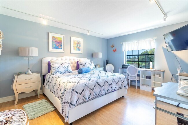 Foto del edificio - 5535 Rattlesnake Hammock Rd