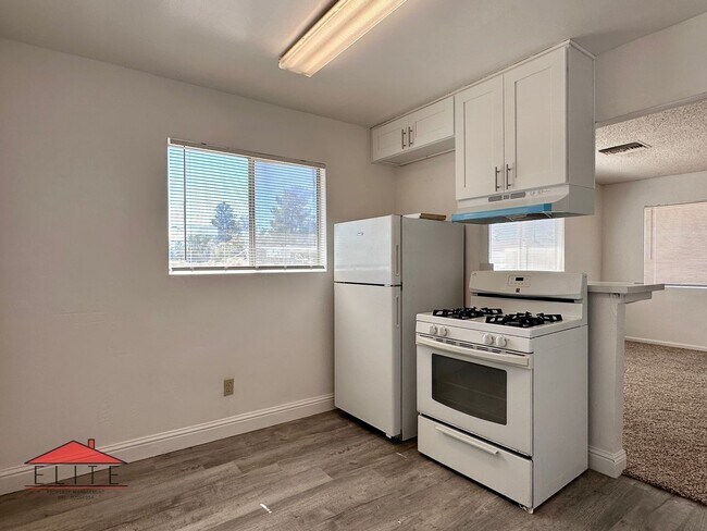 Building Photo - 532CO