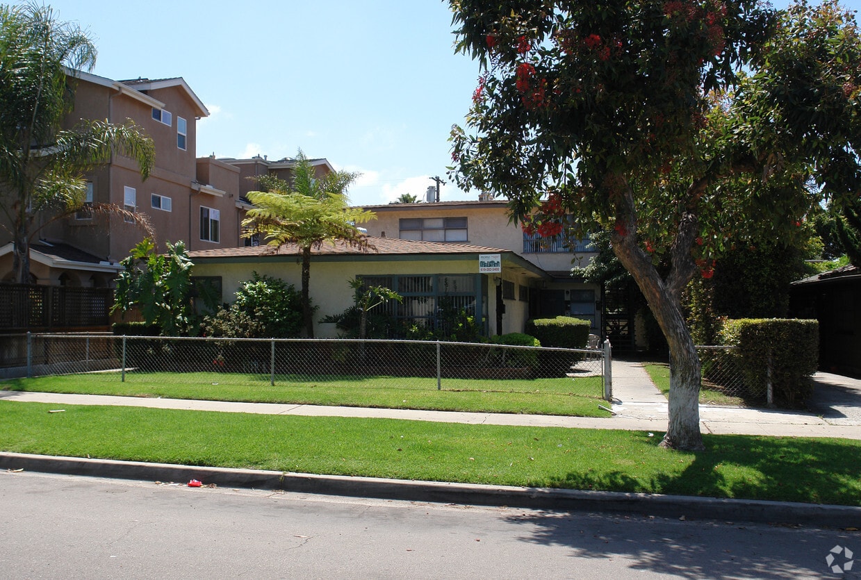 Primary Photo - 1157-1163 Hornblend St