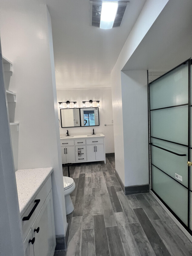 Brand new full bath - 95 Timothy Cir
