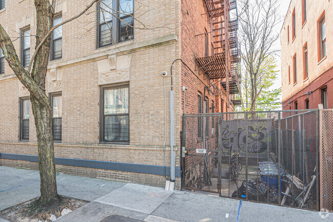 Building Photo - 2156 Cortelyou Rd