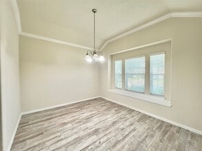 Building Photo - 10803 Marigold Glen Way