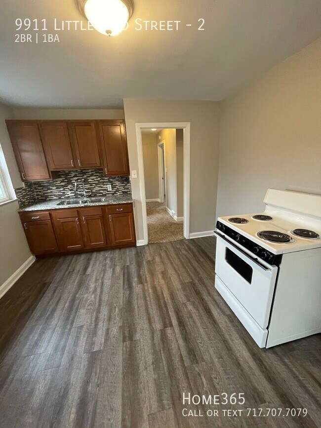 Foto del edificio - GREAT LARGE 2 bed 1 bath  DUPLEX