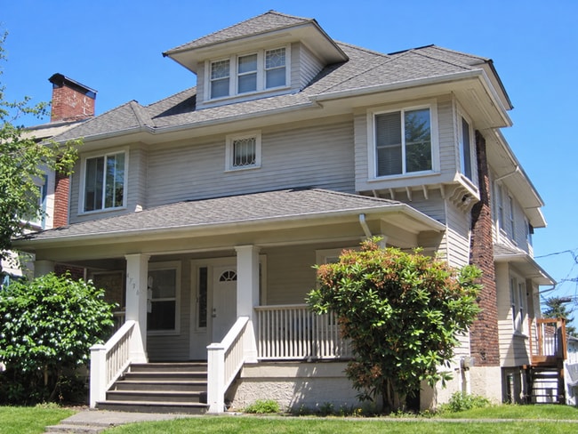 Photo - 4736 18th NE Apt.#B
