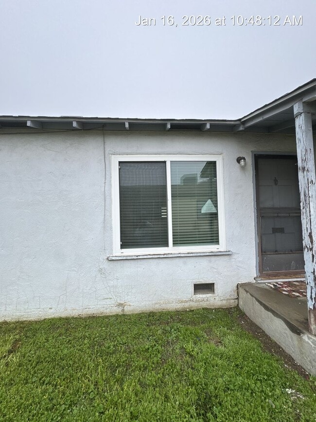 Building Photo - 515-517 N M St