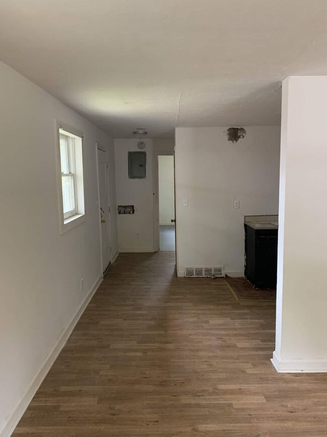 Building Photo - 1006 Anderson Pl
