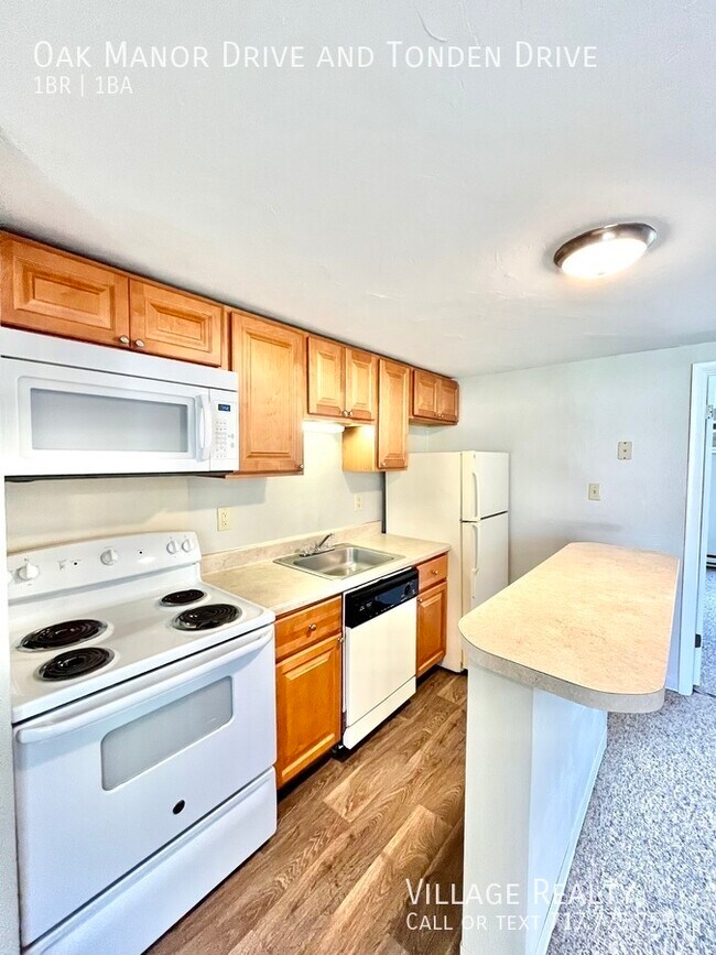 Building Photo - No one above or below! Remodeled 1-Bedroom...