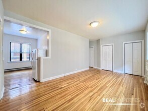 Building Photo - 3726 N Pine Grove Ave