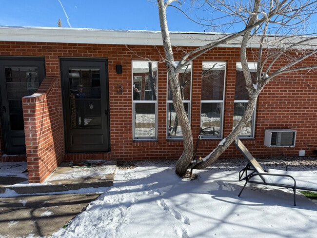 Building Photo - 1752 Azalea Dr