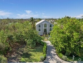 Building Photo - 939 Beach Rd