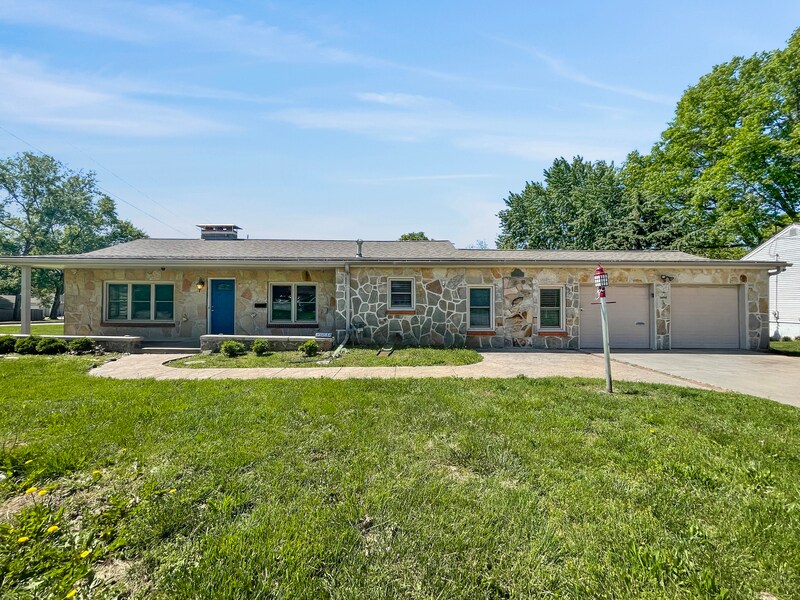 Primary Photo - 3846 Blue Ridge Blvd