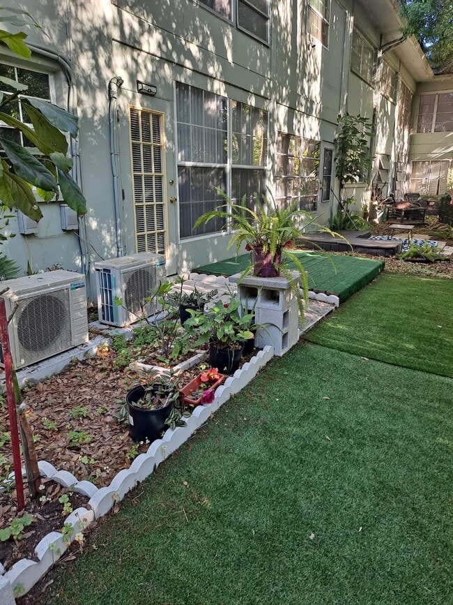 Building Photo - 1433 S Belcher Rd