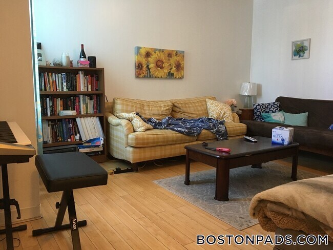 Foto del edificio - 243 Harvard Ave