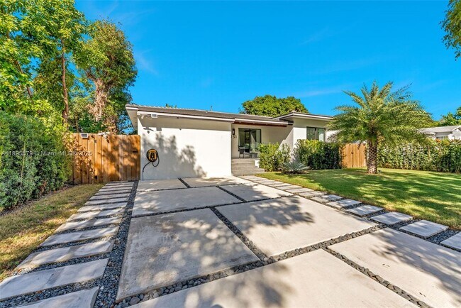 Foto del edificio - 231 NE 45th St