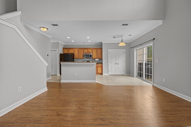 Building Photo - 1060 Fairway Ln