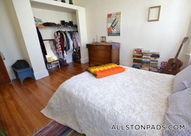 Building Photo - 44 Easton St