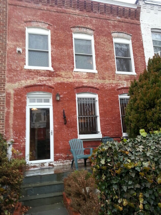 Foto principal - 1308 Constitution Ave NE