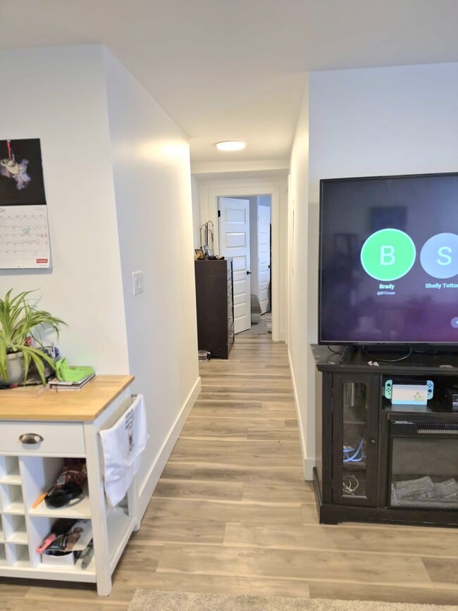 Building Photo - 2 Bed / 1 Bath Apartment for Rent