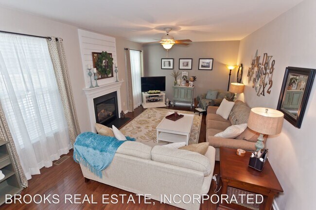 Foto del edificio - 4 br, 3.5 bath House - 9323 Ashwood Court