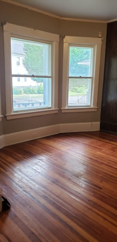 Foto principal - 3439 Regent Rd