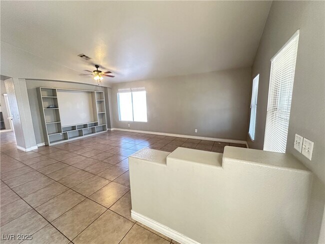 Foto del edificio - 4426 Cinema Ave