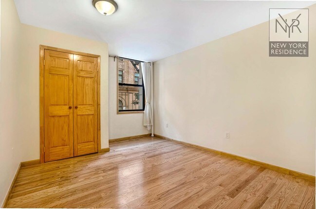 Foto del edificio - 189 East Broadway