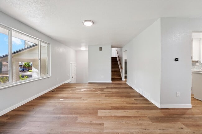 Foto del edificio - 7406 S Washington St