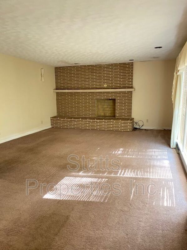 Foto del edificio - 2435 River Rd