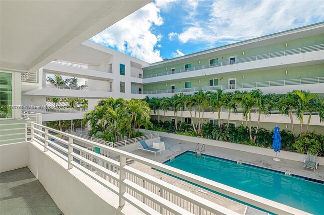 Foto del edificio - 7800 Collins Ave