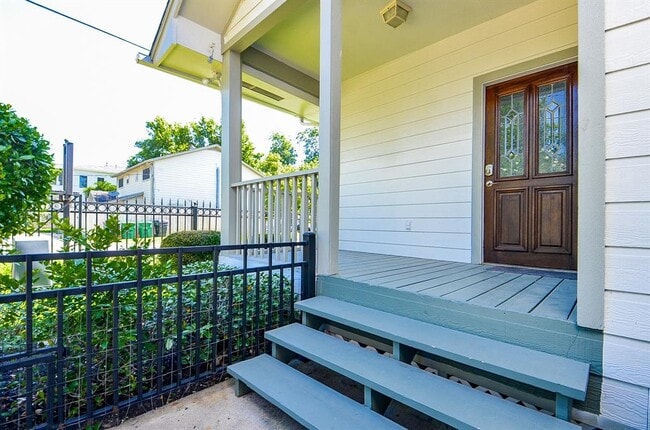 Building Photo - 811 Tabor St