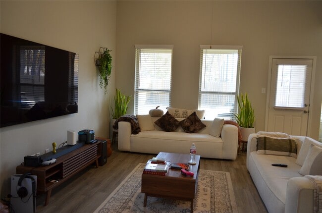 Building Photo - 27094 Grey Fox Run