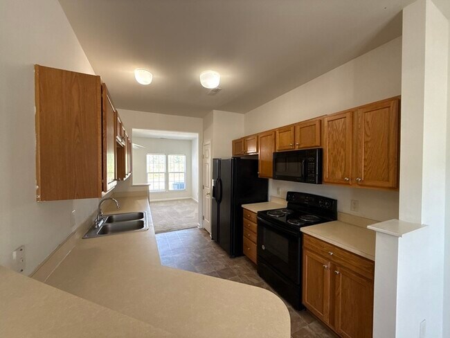 Building Photo - Farmington Ridge