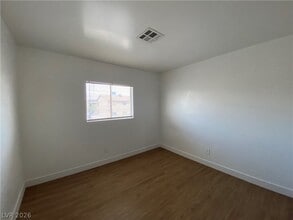 Building Photo - 4750 Thunderbolt Ave