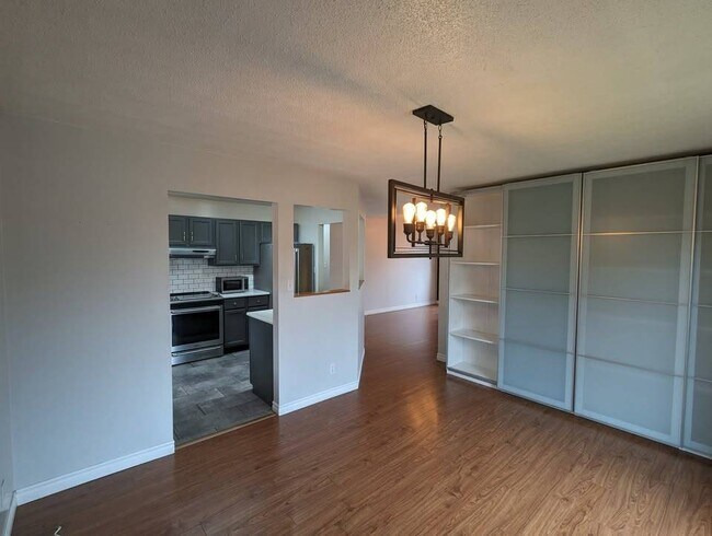 Building Photo - 24 Loraine Ave