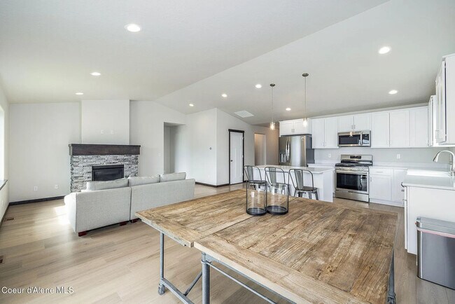Foto del edificio - 6407 Bowmore Ln