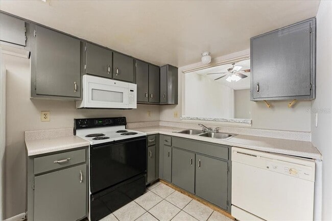 Building Photo - 6332 Newtown Cir