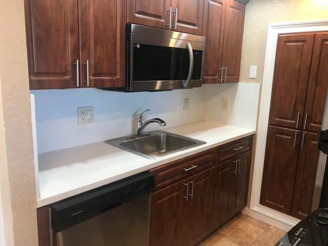 Building Photo - 111 Briny Ave