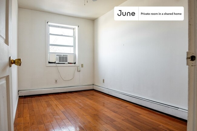 Building Photo - Room in Shared 2 bed/2 bath home