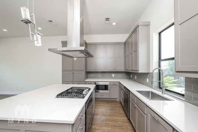 Building Photo - 4515 Cabell Dr