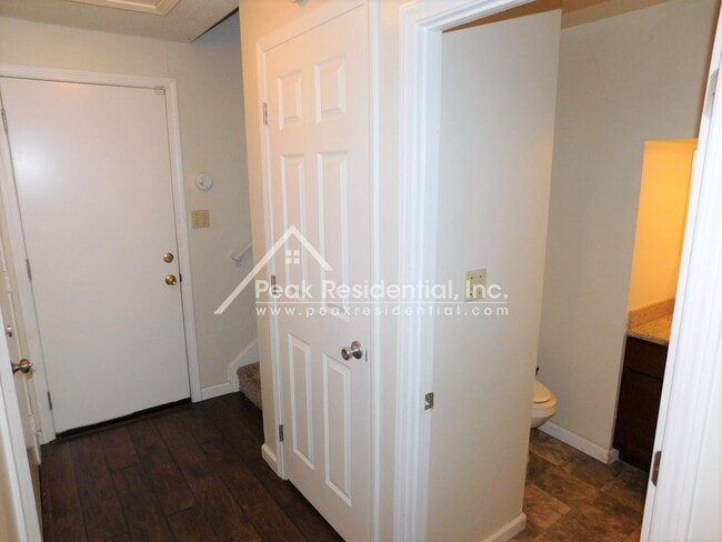 Building Photo - Updated 3bd/1.5ba Rancho Cordova Duplex