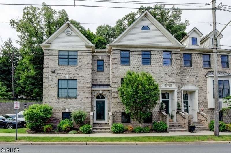 Photo - 50 Bloomfield Avenue