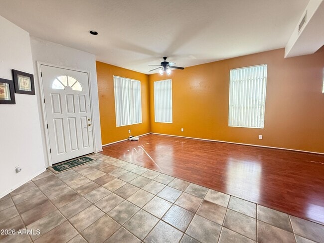 Foto del edificio - 9786 S La Rosa Dr